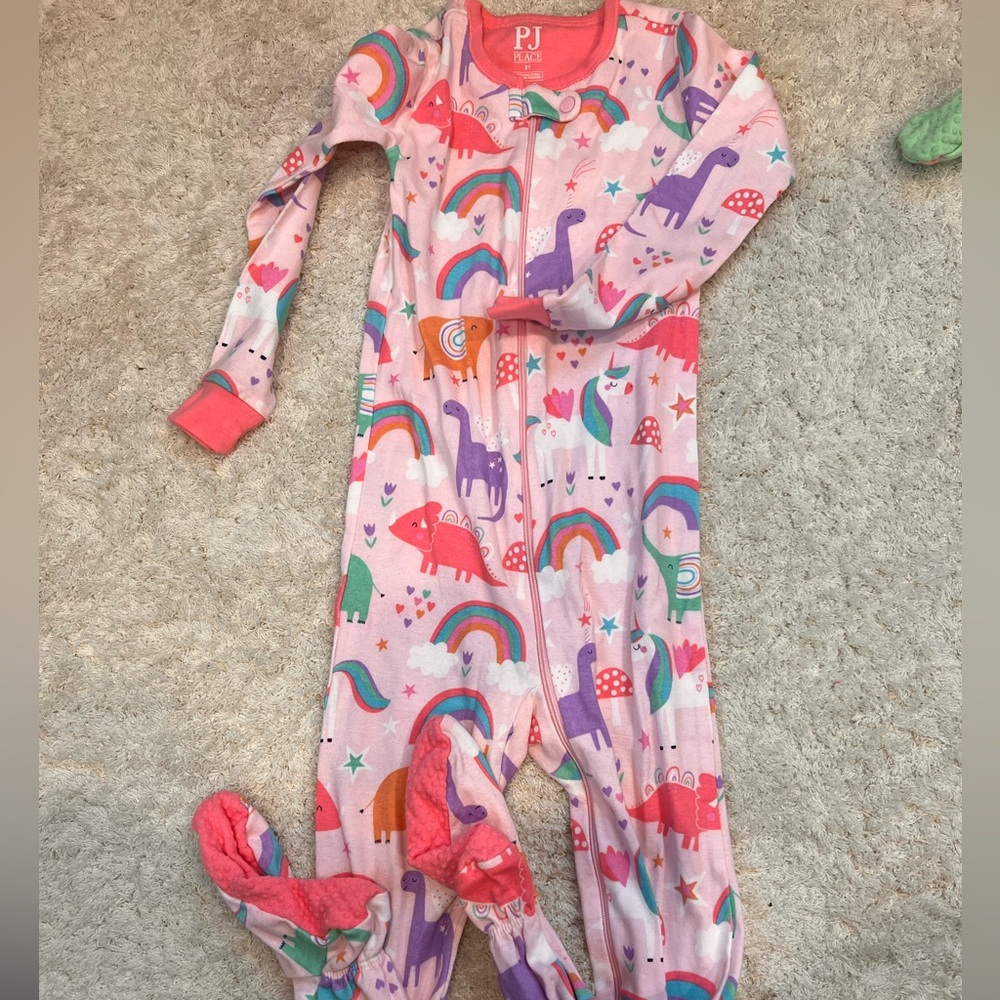NWOT. Bundle of 2 girls pajamas - Picture 5 of 7